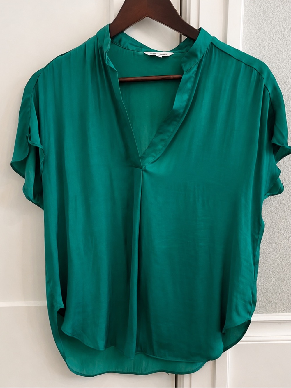 🩷 Emerald Green Colored Blouse V neck Boutique Women's Top Small Flowy Soft